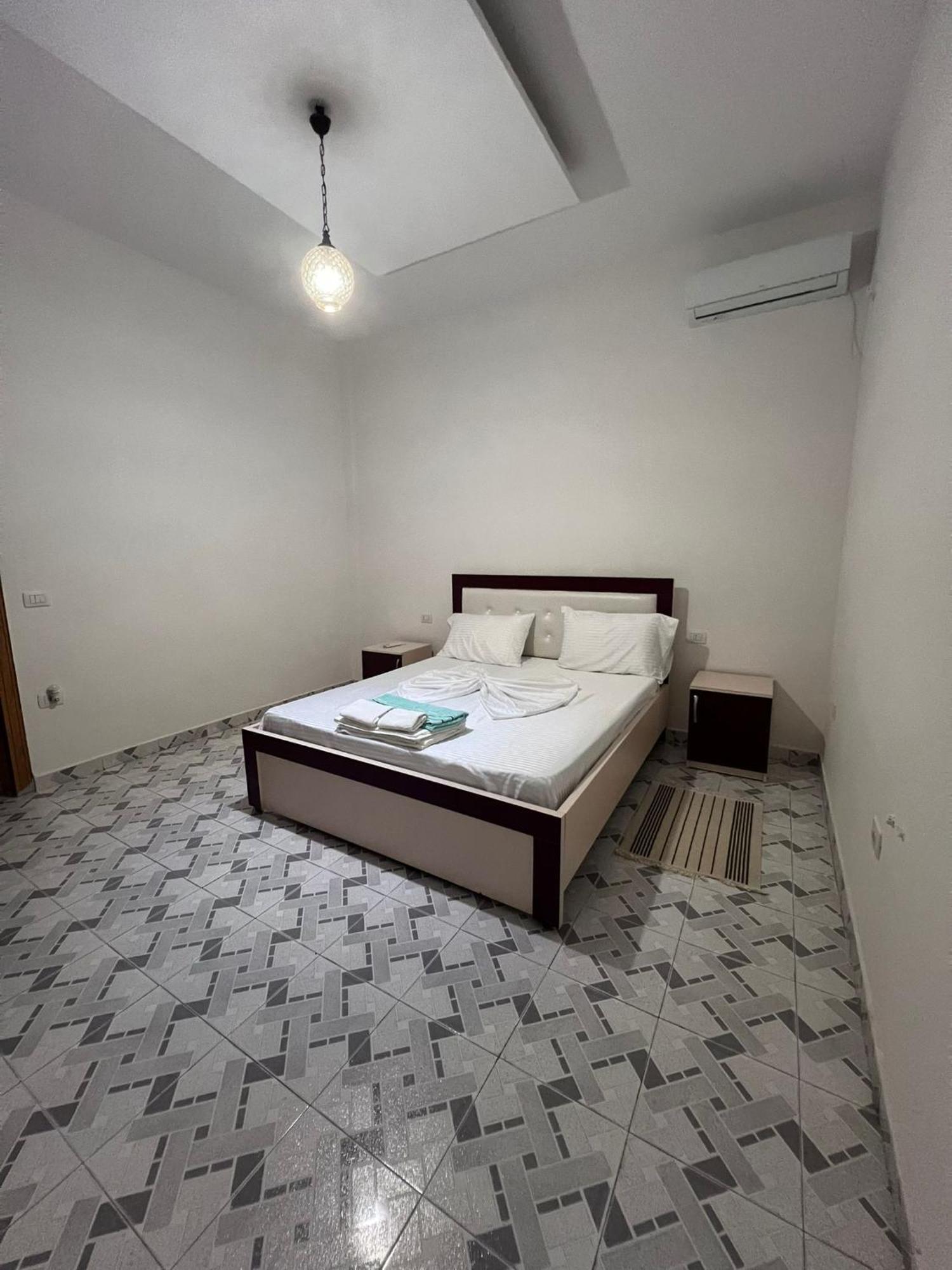 Hostel Internacional Grilë Esterno foto